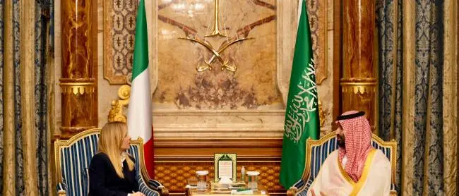 Meloni nel Golfo Persico, la missione della premier tra\u00A0approvvigionamenti energetici e aiuti militare\n