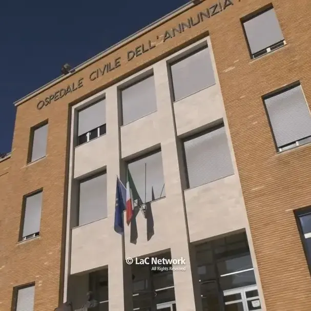 <p>Cosenza, parte l'inchiesta per la morte di una donna al reparto di Pneumologia dell'Annunziata: indagati due infermieri</p>