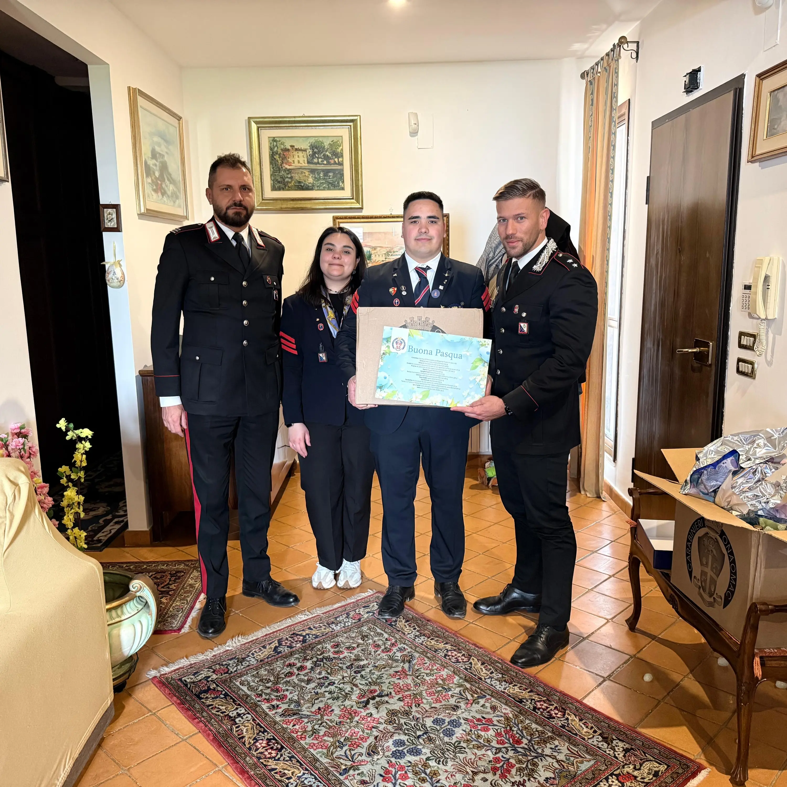 Cosenza, l’abbraccio di O.N.A.O.M.A.C. e Carabinieri agli orfani dell’Arma\n