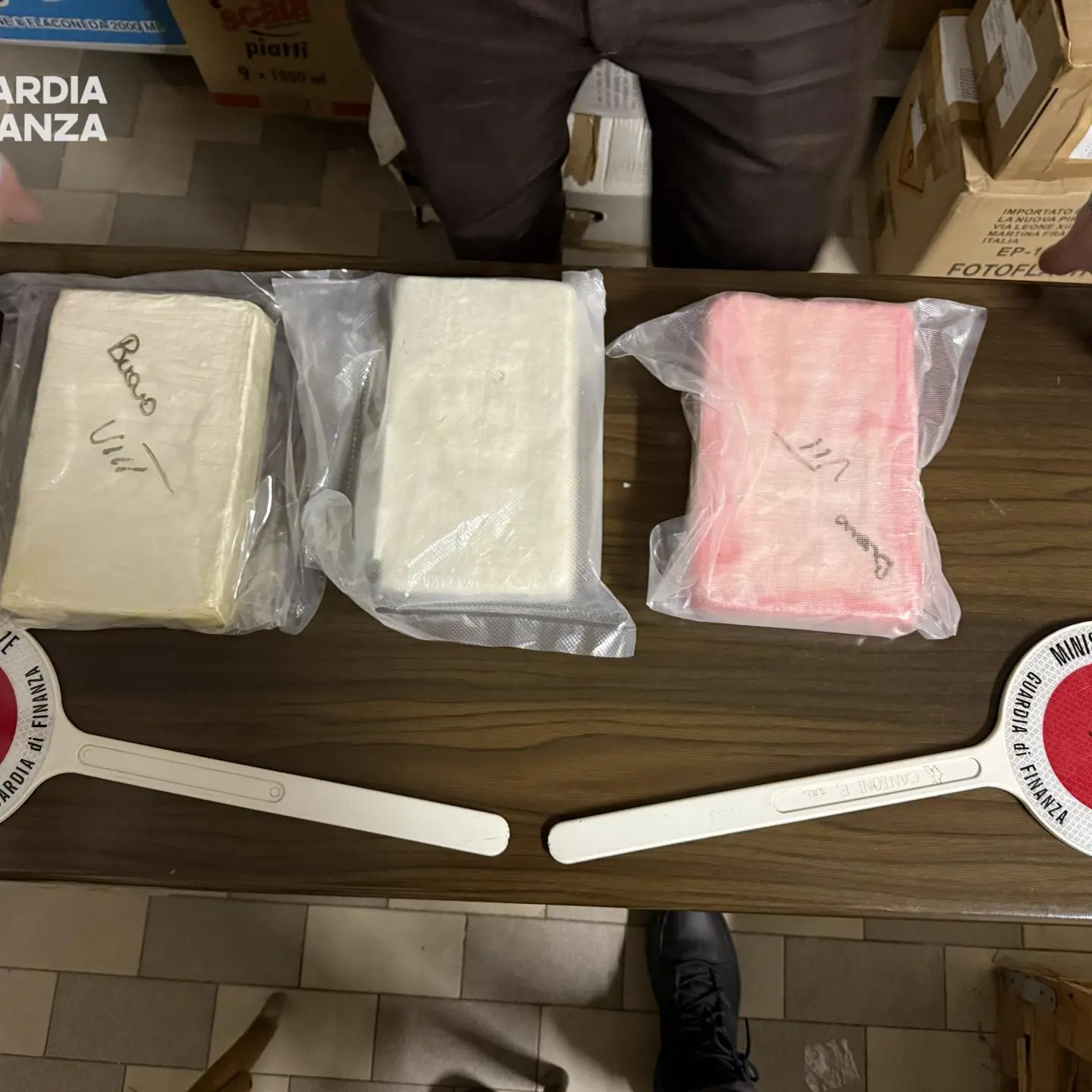 Ariano Irpino, sequestrati 3,3 chili di cocaina: un arresto dopo il controllo in auto\n