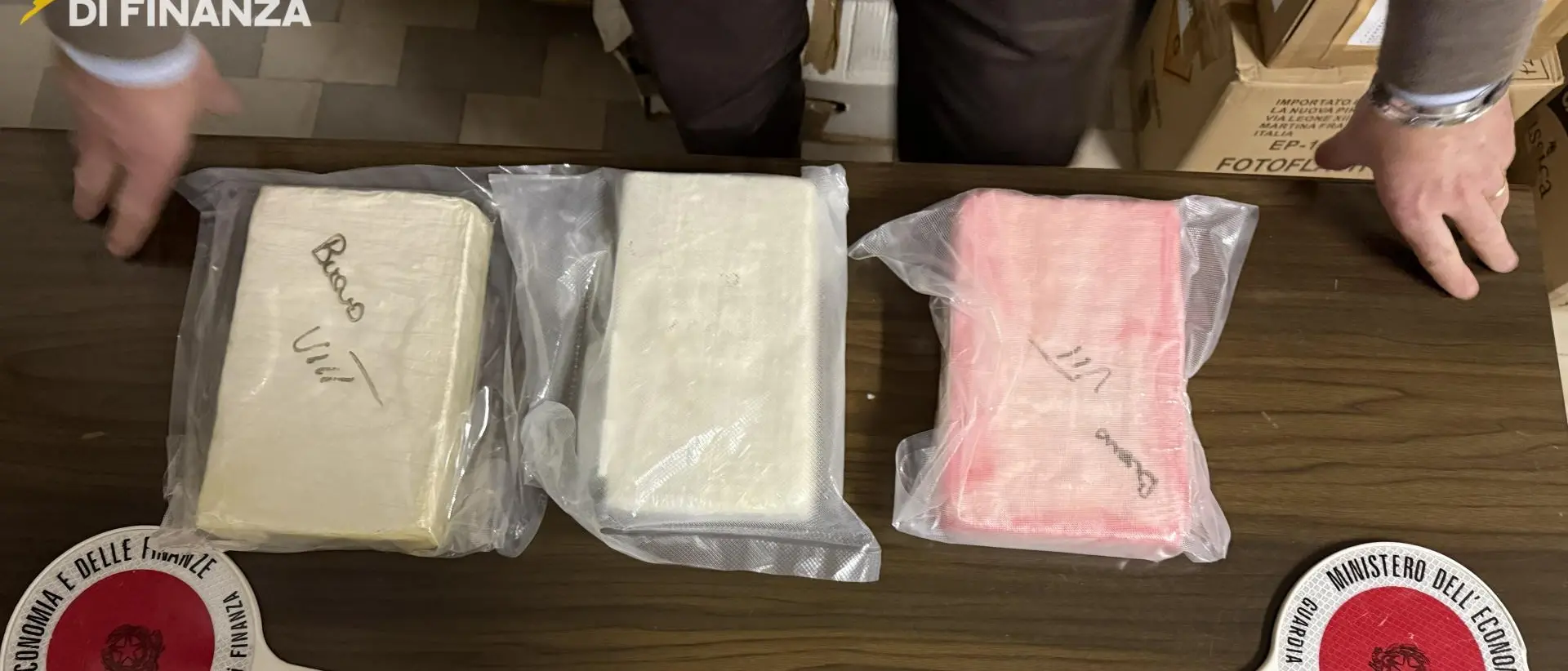 Ariano Irpino, sequestrati 3,3 chili di cocaina: un arresto dopo il controllo in auto\n