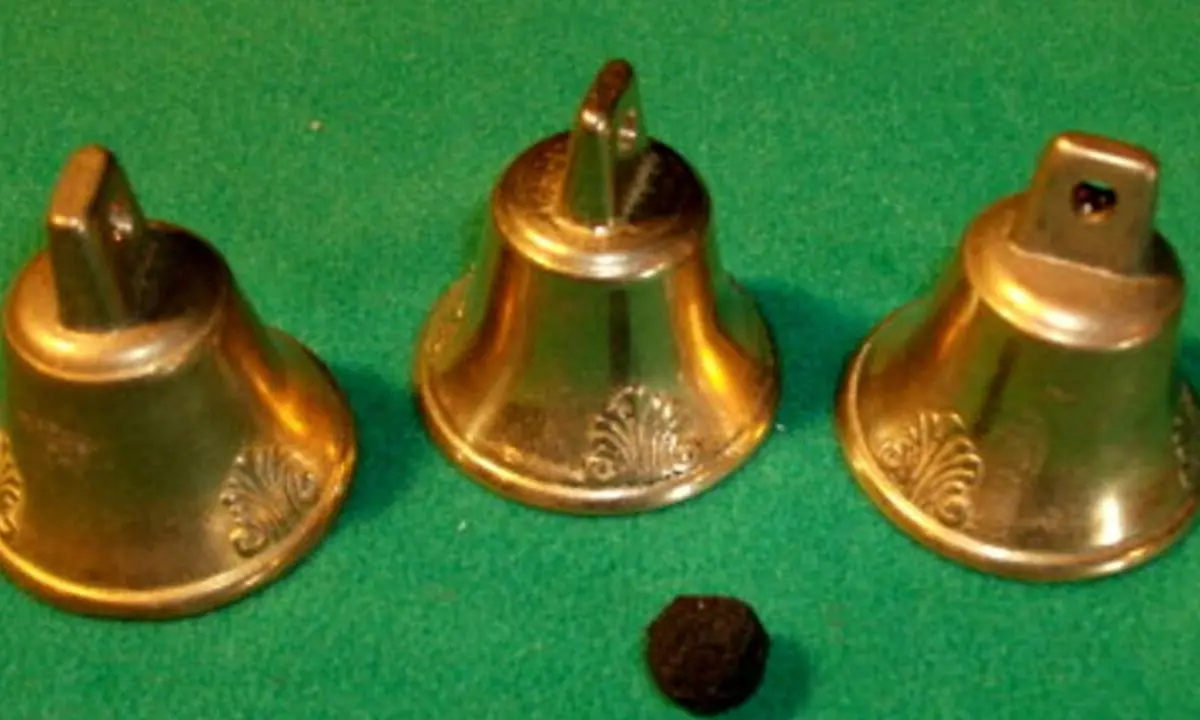 Via del Corso, denunciati cinque truffatori del gioco delle tre campanelle\n