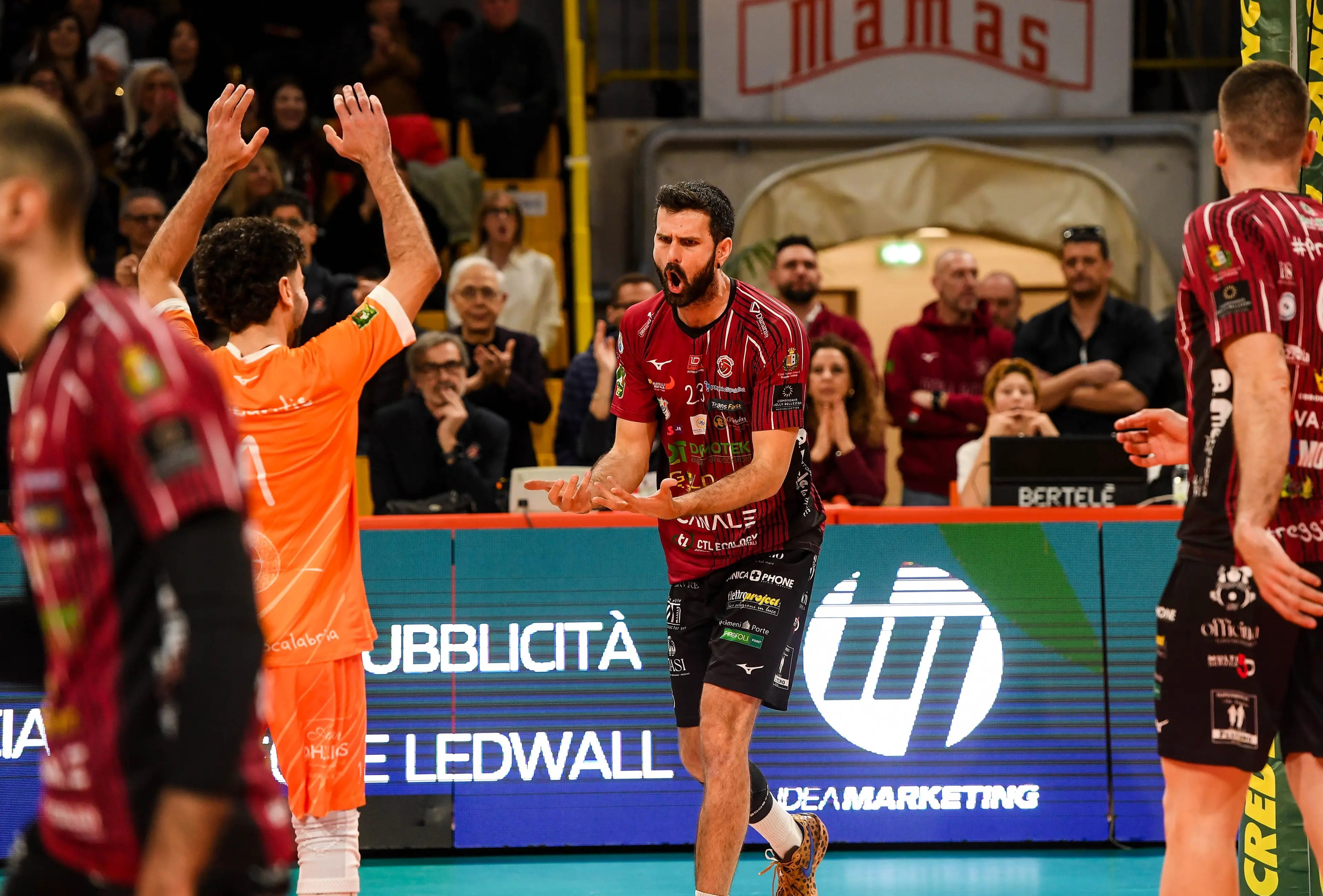La Domotek\u00A0si gioca il futuro a Pasqua: gara 3 vale una stagione\n