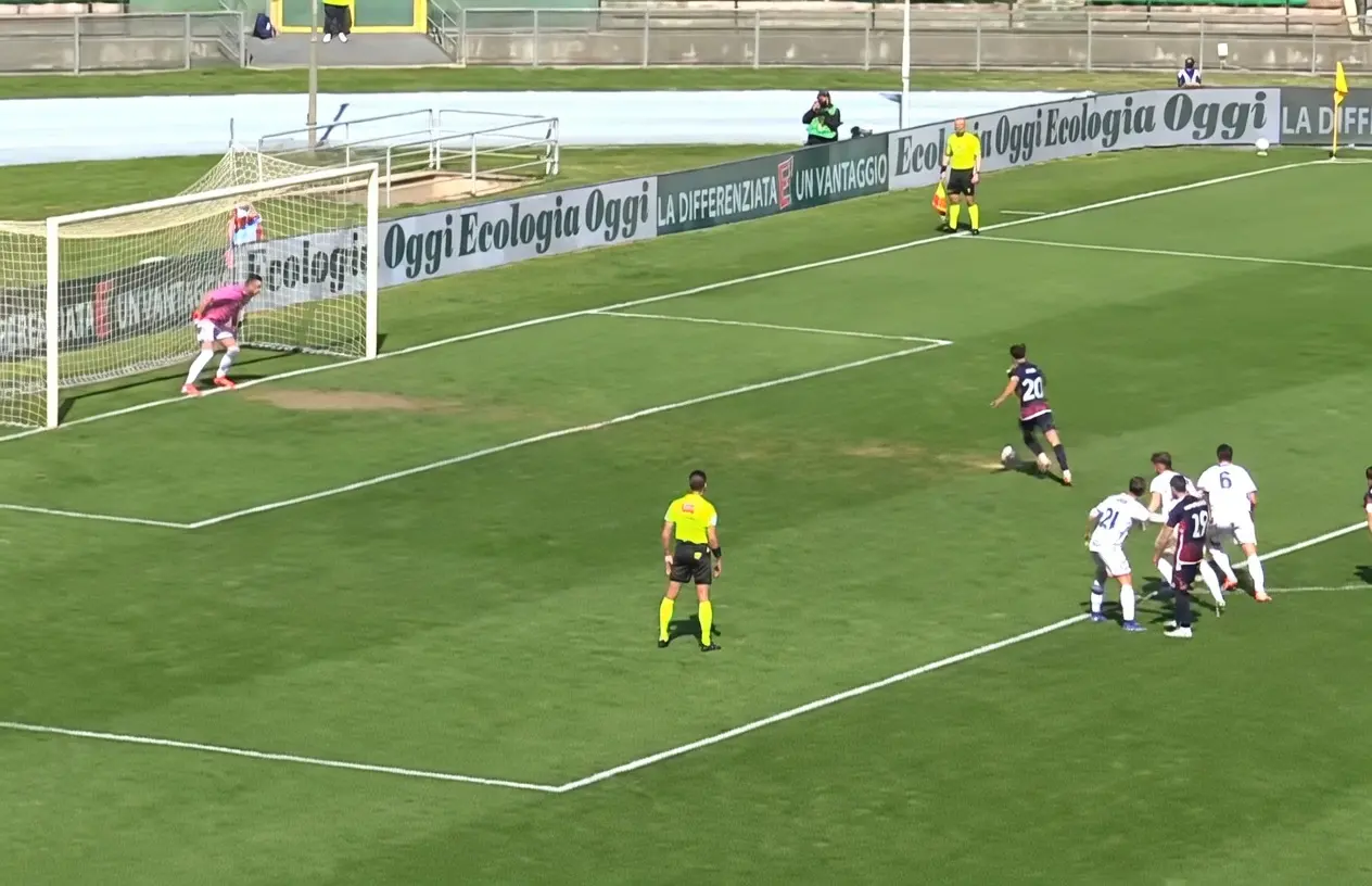Cosenza-Foggia, la maledizione del dischetto: tre rigori sbagliati in 180 minuti\n