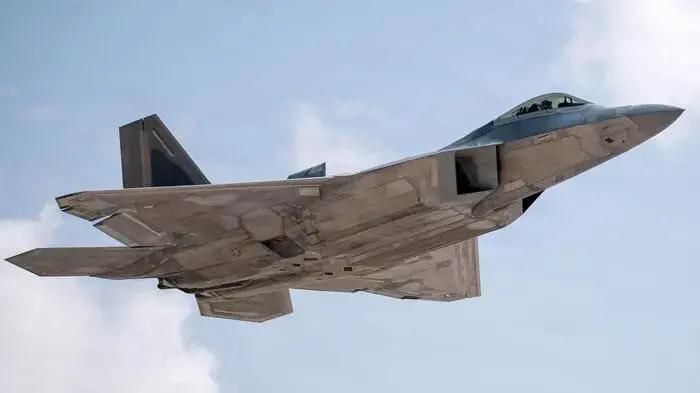 Guerra in Iran, le forze speciali Usa recuperano il secondo pilota disperso dopo l’abbattimento del caccia F-15\n