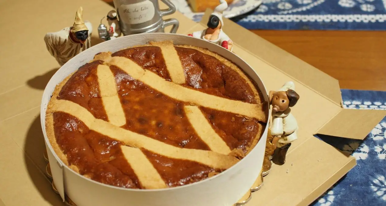 <p>La regina di Pasqua: i profumi e la tradizione della pastiera. Ecco la ricetta</p>