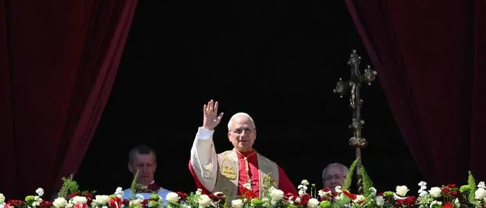 Pasqua, Papa Leone in piazza San Pietro: «Mondo ferito da guerre e ingiustizie»\n