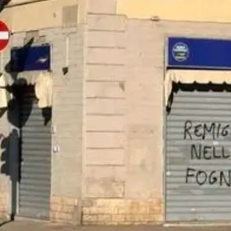 Futuro Nazionale, imbrattata la neonata sede di Firenze. Attacco a Vannacci:\u00A0«Remigra nelle fogne»\n