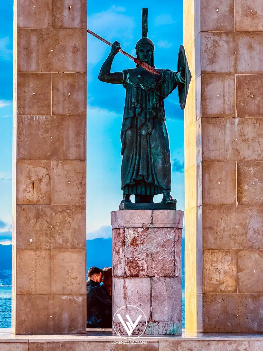 Sotto lo sguardo eterno di Athena\n