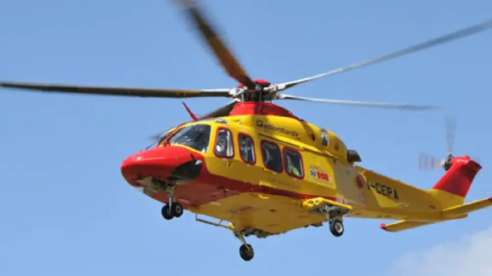 <p>Paura a Corigliano-Rossano: bimbo di 5 anni precipita dal balcone, volo d’urgenza a Cosenza</p>