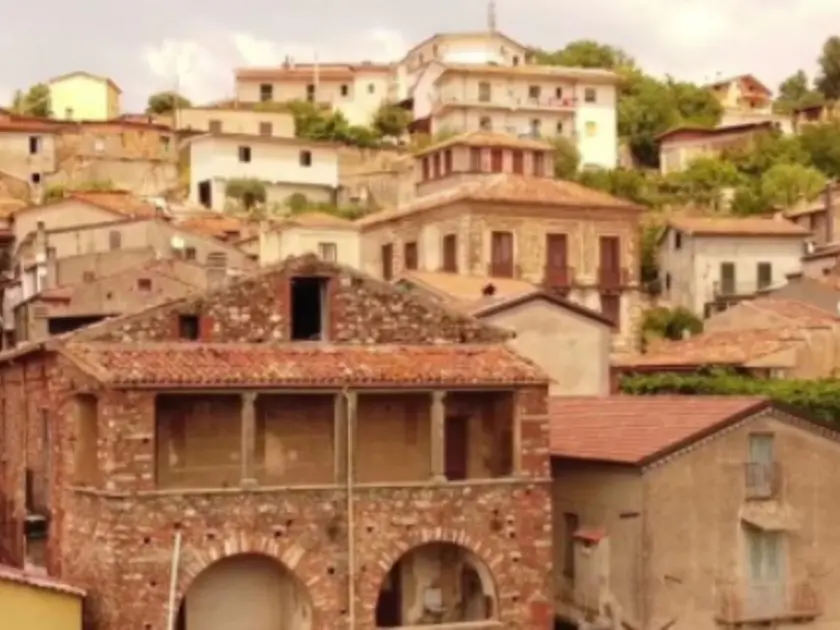 Trigesimo senza sacerdote a Cellara, la versione della famiglia della defunta