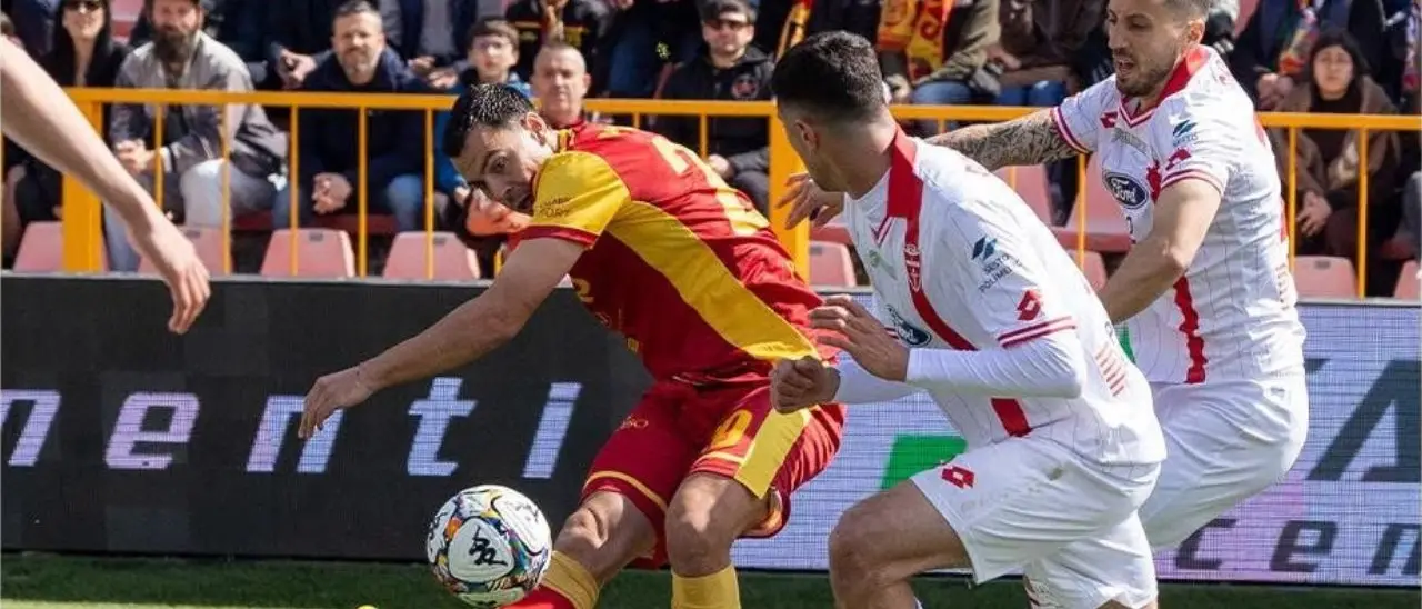 Beffa per il Catanzaro contro il Monza, la squadra lombarda pareggia all’ultimo minuto: finale 1-1\n