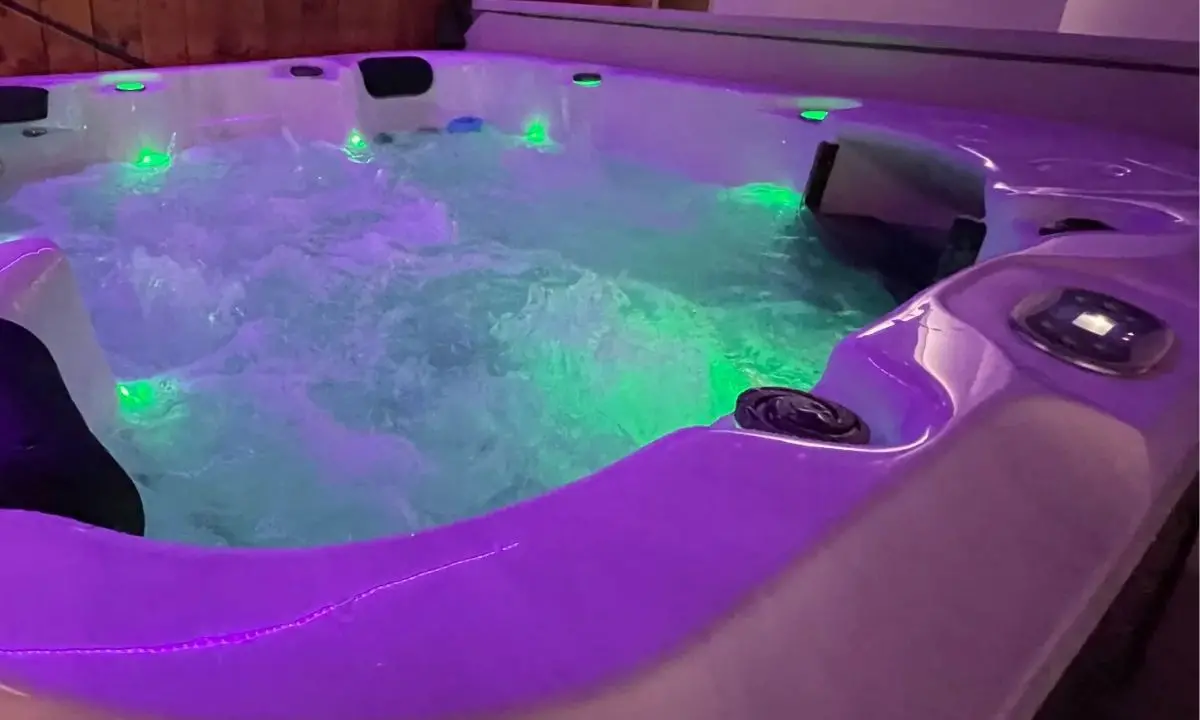 Dodicenne risucchiato nella vasca spa, è ricoverato in condizioni gravissime\n