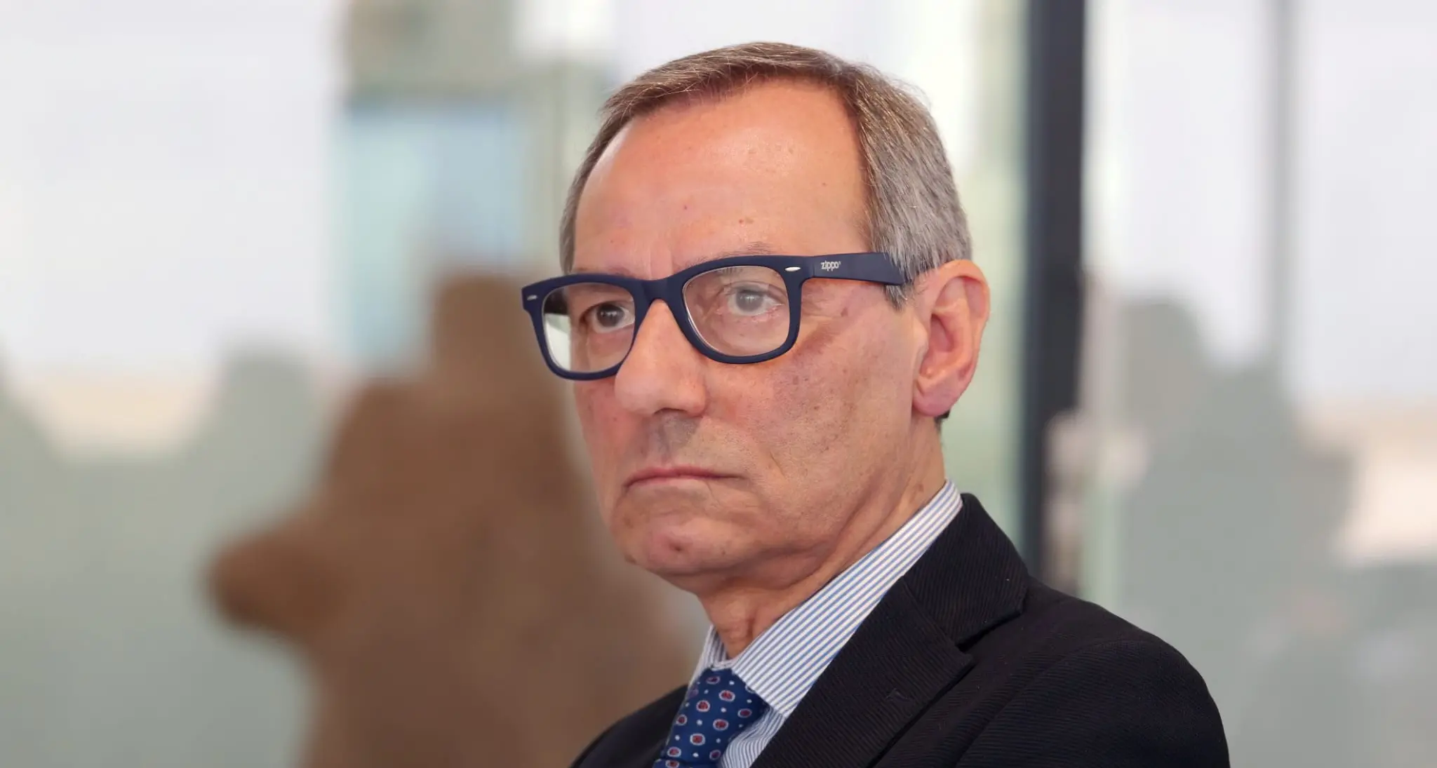 Restrizioni carburante aeroporto di Reggio, Battaglia: «Dal Governo vogliamo risposte immediate. La città non deve rimanere isolata»\n