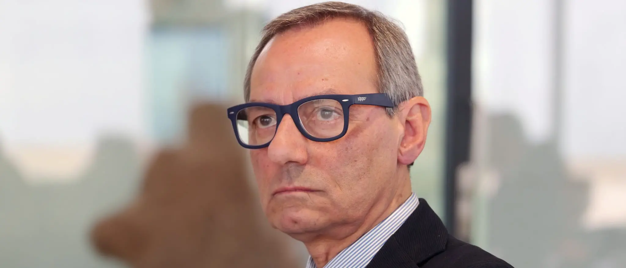 Restrizioni carburante aeroporto di Reggio, Battaglia: «Dal Governo vogliamo risposte immediate. La città non deve rimanere isolata»\n