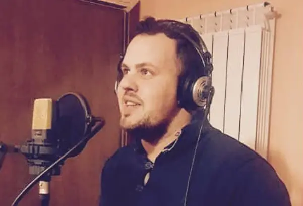 Spezzano della Sila piange Attilio Aura: dolore e silenzio per il 31enne morto sulla 107\n