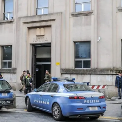 Truffa ad un’anziana di Vibo spacciandosi per finanzieri e carabinieri, il gip dispone l’obbligo di dimora\n