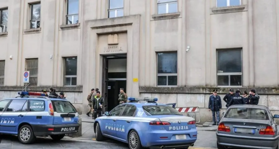 Truffa ad un’anziana di Vibo spacciandosi per finanzieri e carabinieri, il gip dispone l’obbligo di dimora\n