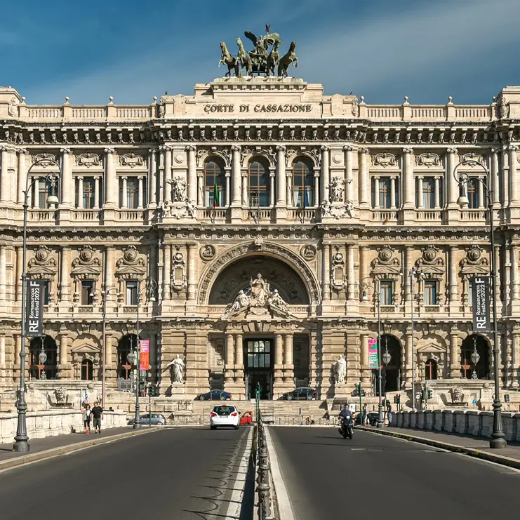 Pistola lanciata fuori casa durante\u00A0una perquisizione a Nicotera, arriva la seconda condanna\n
