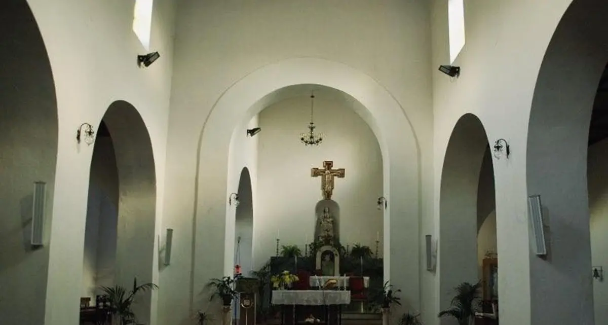 Palizzi, ostie consacrate rubate e sparse in chiesa: nuovo atto sacrilego a due mesi dal caso del cimitero\n