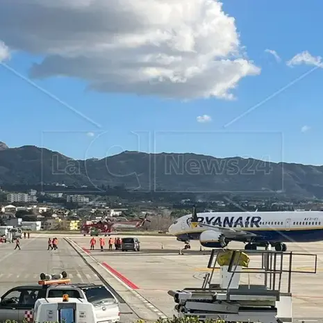 Allarme\u00A0carburante all’aeroporto di Reggio, Franchini (Sacal): «Nessuna criticità,\u00A0rischi da maggio senza interventi»\n