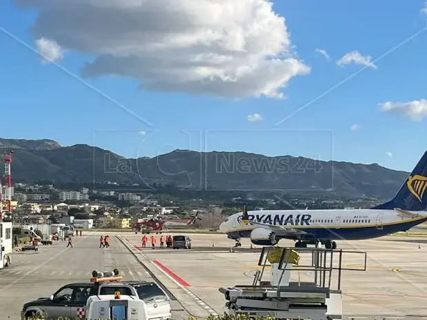 Allarme carburante all’aeroporto di Reggio, Franchini (Sacal): «Nessuna criticità, rischi da maggio senza interventi»