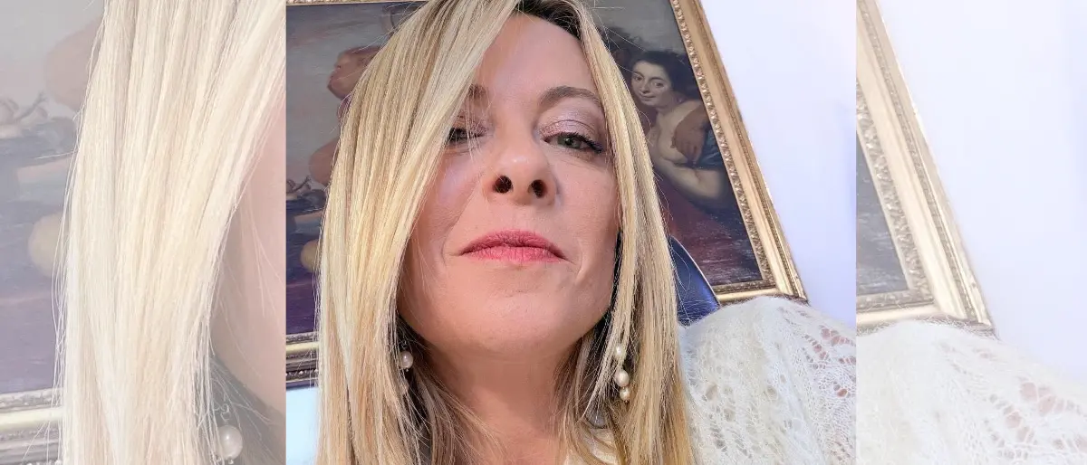 Meloni e il selfie con il\u00A0referente del clan Senese, la premier\u00A0accusa i media e rivendica la linea dura contro le mafie\n