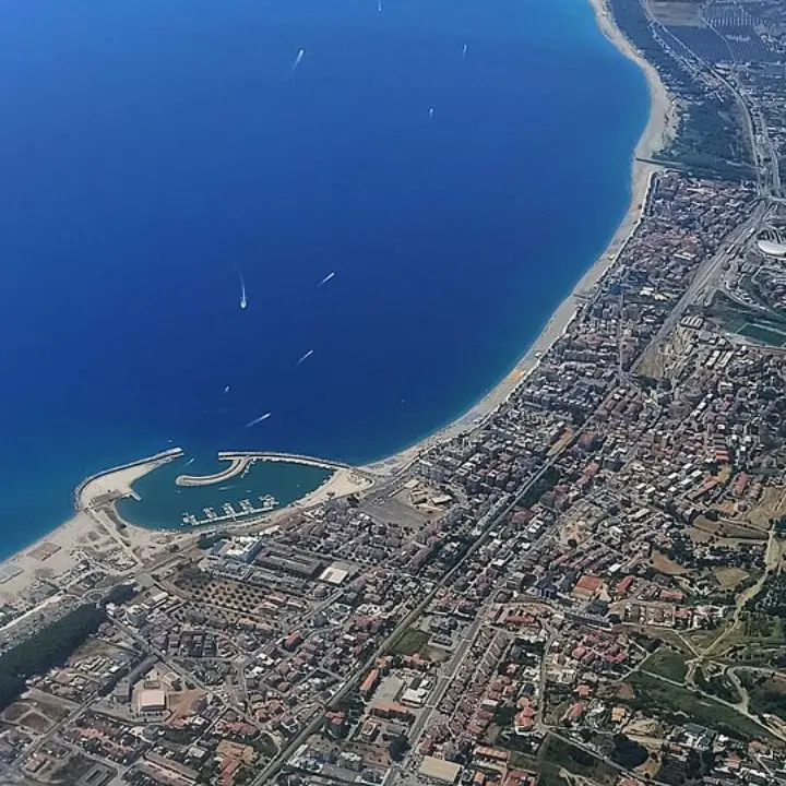 Mondiali di Surfcasting in Calabria, lo Ionio catanzarese diventa arena globale. Debilio: «Sfida storica per noi»\n