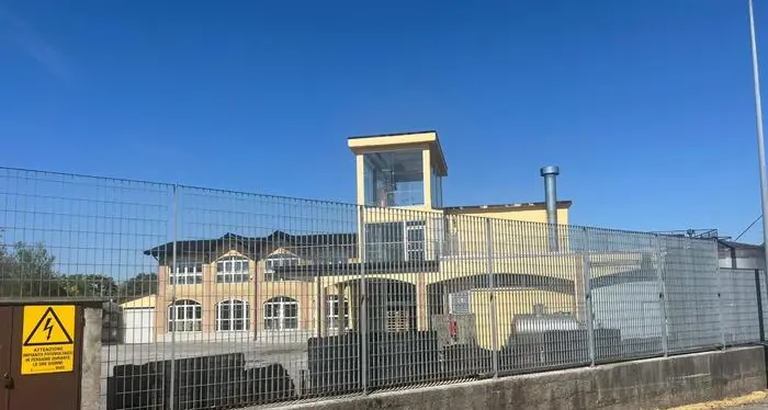 Operaio cade e muore in un serbatoio di una distilleria Caffo\u00A0in provincia di Udine, l’azienda: «Non sembra\u00A0un incidente, in corso verifiche»\n