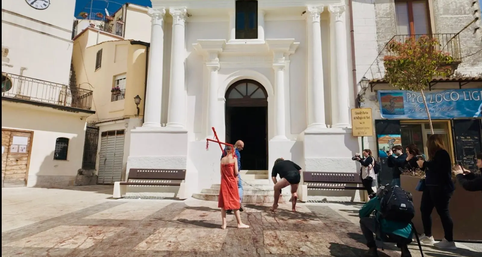 Vattienti e predatori: se la reflex diventa il nuovo flagello. A Nocera una\u00A0flotta dei fotografi senza sguardo\n