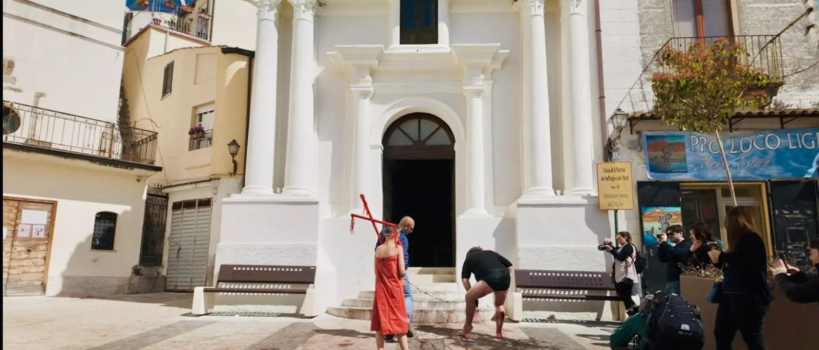 Vattienti e predatori: se la reflex diventa il nuovo flagello. A Nocera una\u00A0flotta dei fotografi senza sguardo\n