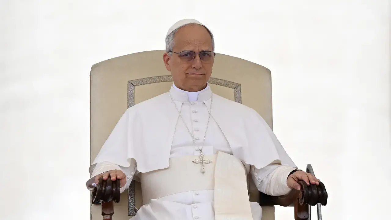 Il papa americano contro Trump, Leone XIV:\u00A0«Inaccettabili le minacce al popolo dell’Iran»\n