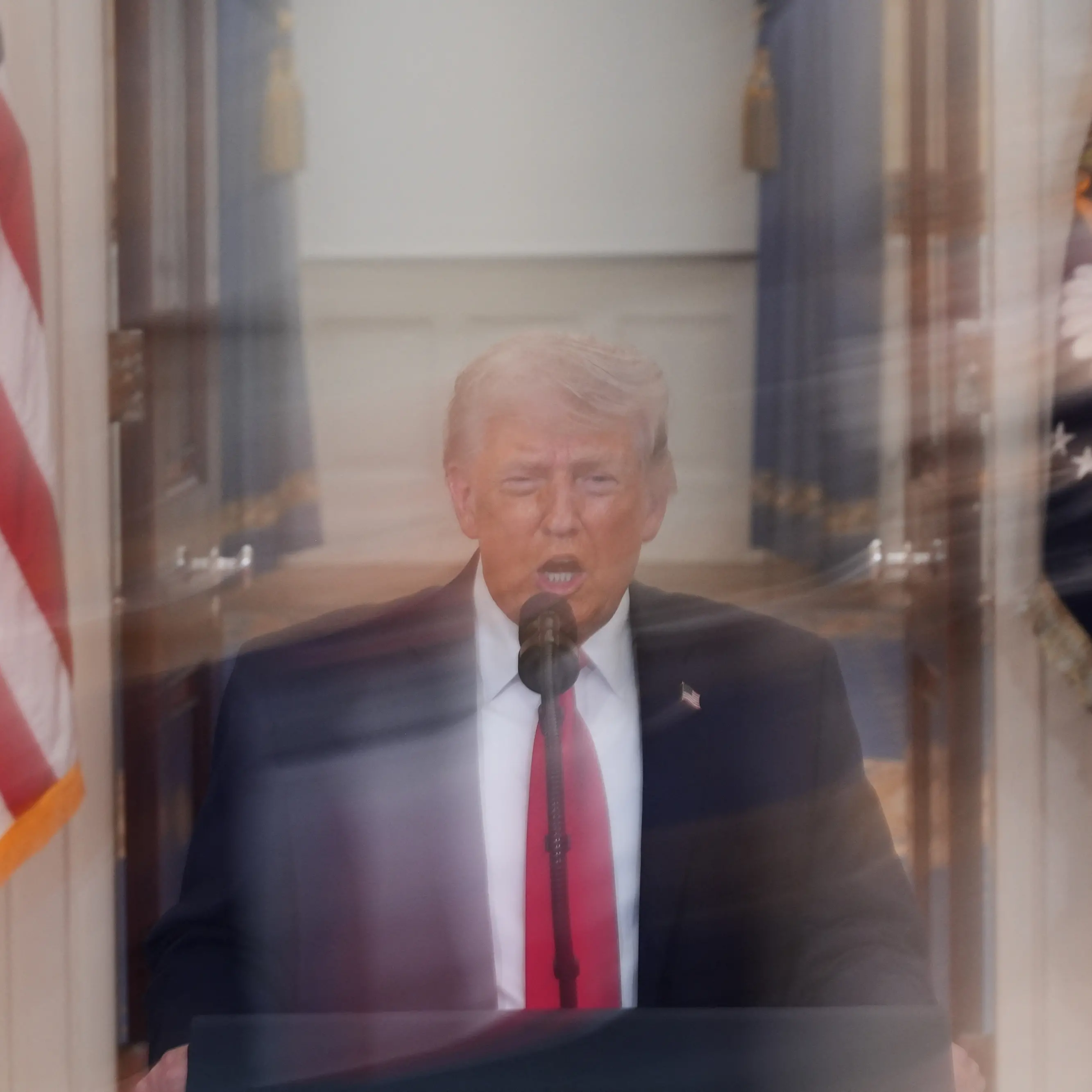 Trump annuncia la tregua con l’Iran: cessate il fuoco e nodo Hormuz, ma l’accordo resta fragile e pieno di ombre\n