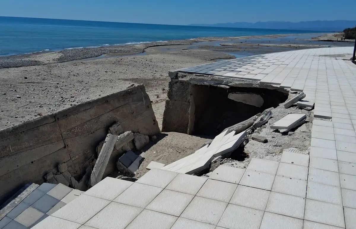 Amministrazione comunale al lavoro per il ripristino del lungomare di Caulonia\n