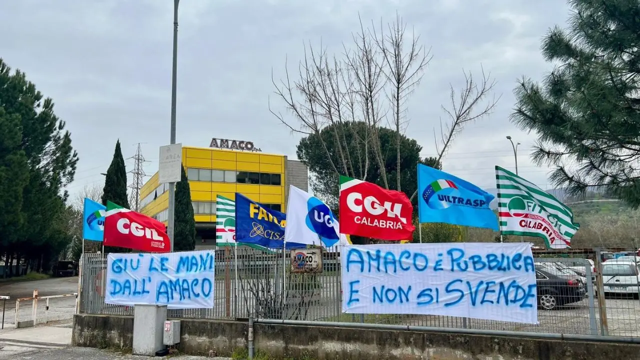 Amaco, lo sfogo degli ex dipendenti: «Trattati come lavoratori di serie B»\n