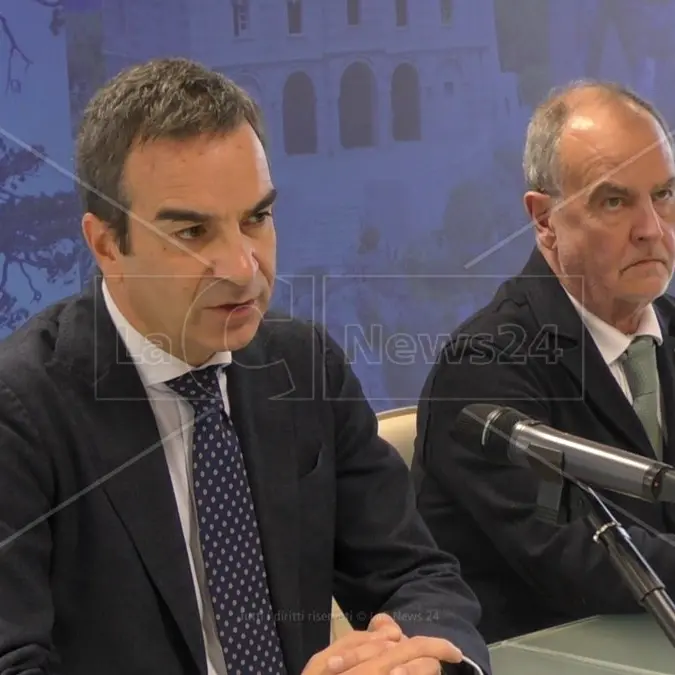 <p>Il Sì di Occhiuto all’autonomia: “autogol Calabria”, sanità a rischio e medici in partenza</p>