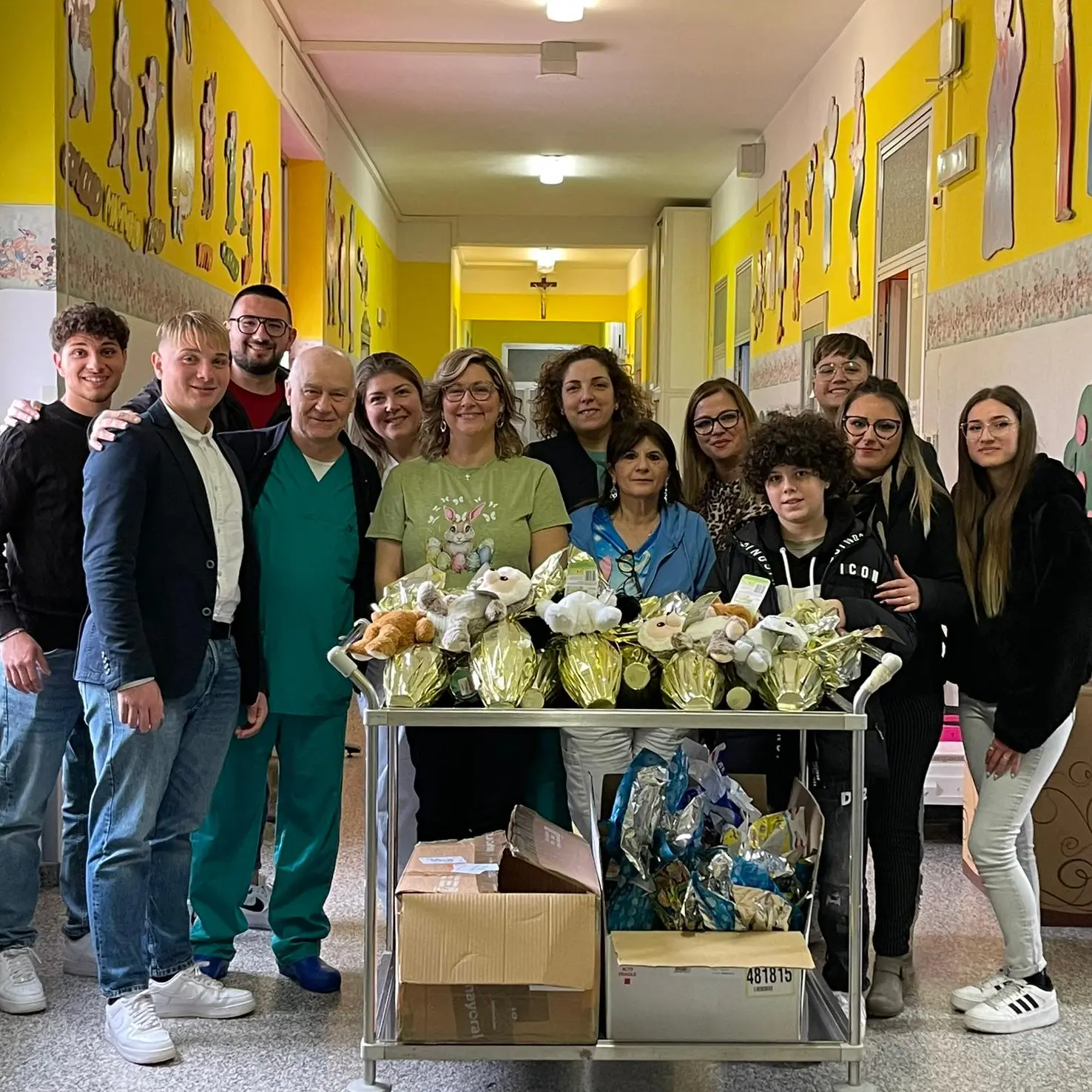 Uova di Pasqua ai piccoli pazienti dell’Annunziata: il gesto solidale di “Radici e Futuro”\n