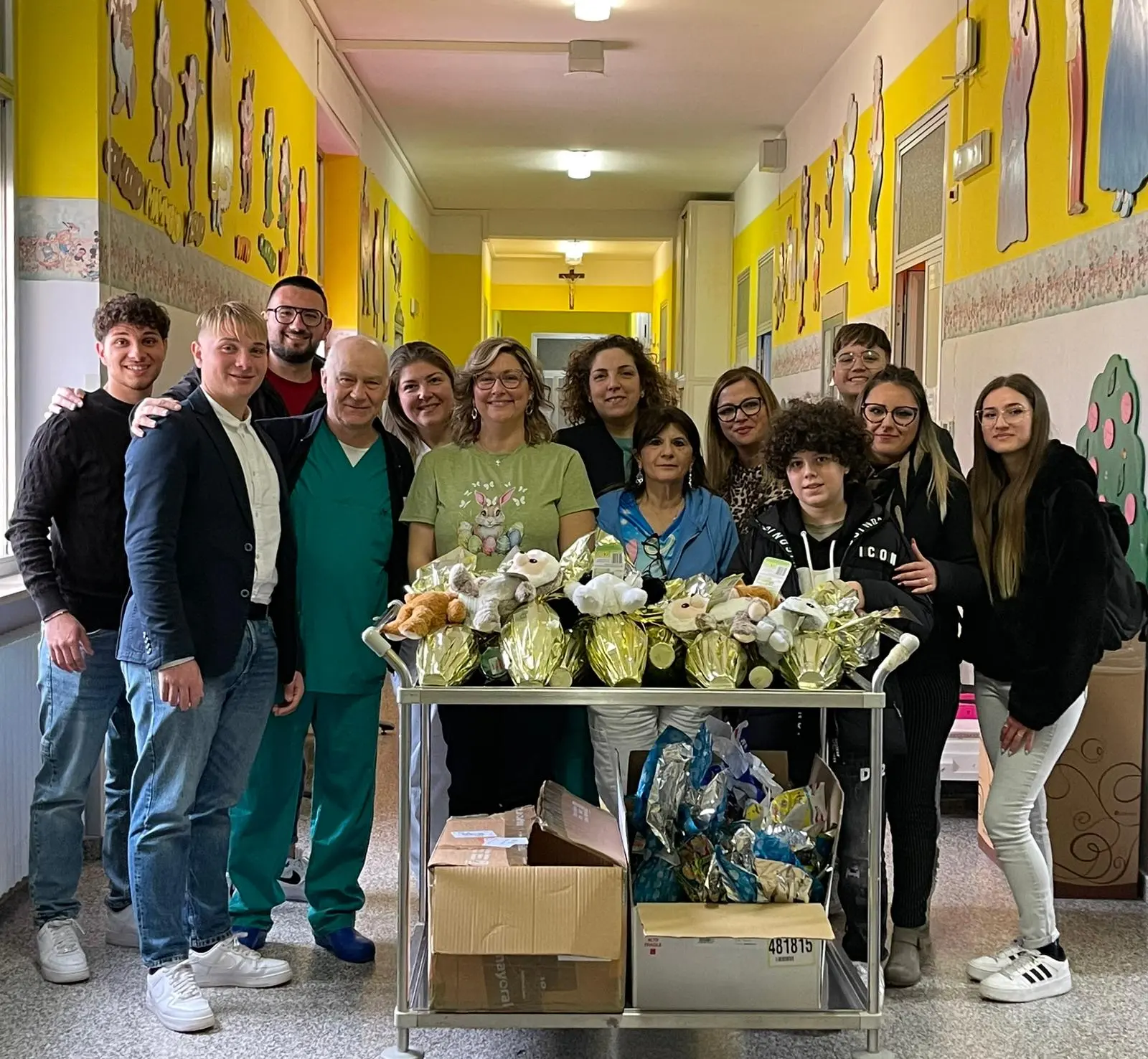 Uova di Pasqua ai piccoli pazienti dell’Annunziata: il gesto solidale di “Radici e Futuro”\n