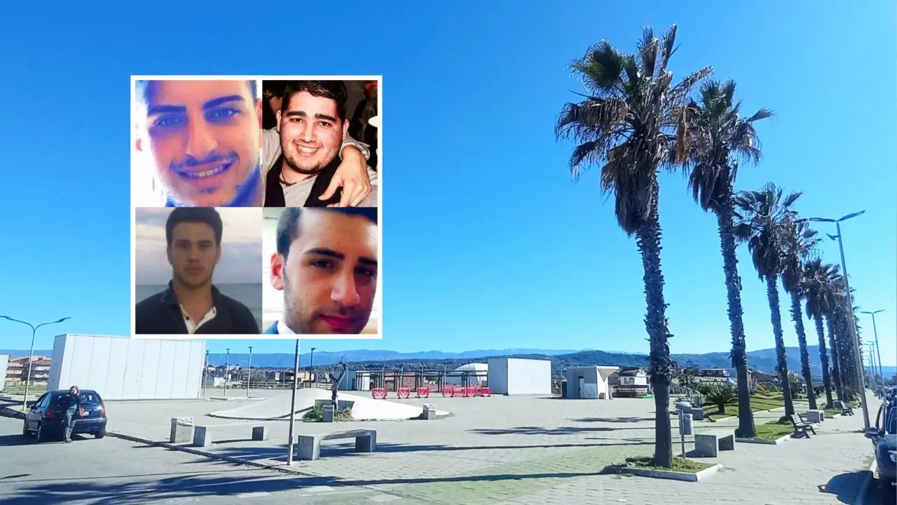 La Piazza dei 4 angeli, Gioia Tauro rende omaggio ai giovani morti in un incidente stradale: «Ricordo indelebile»\n