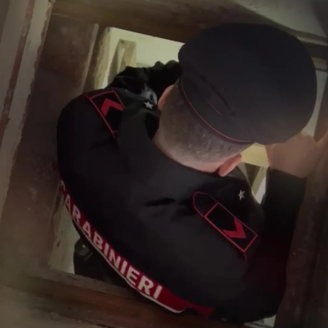 Palmi, scoperto un bunker sotto un casolare di campagna: all’interno un arsenale. Arrestato un uomo