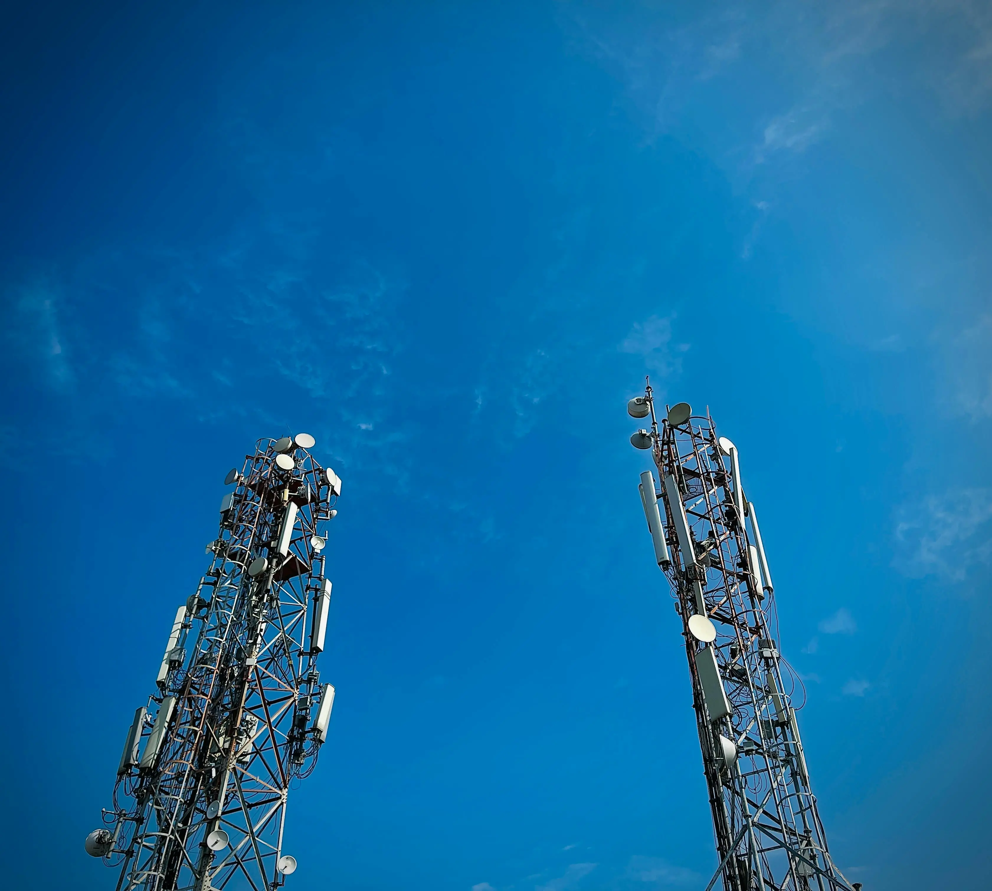 Telecomunicazioni, più ricavi e meno lavoratori: utili in crescita ma occupazione in calo\n