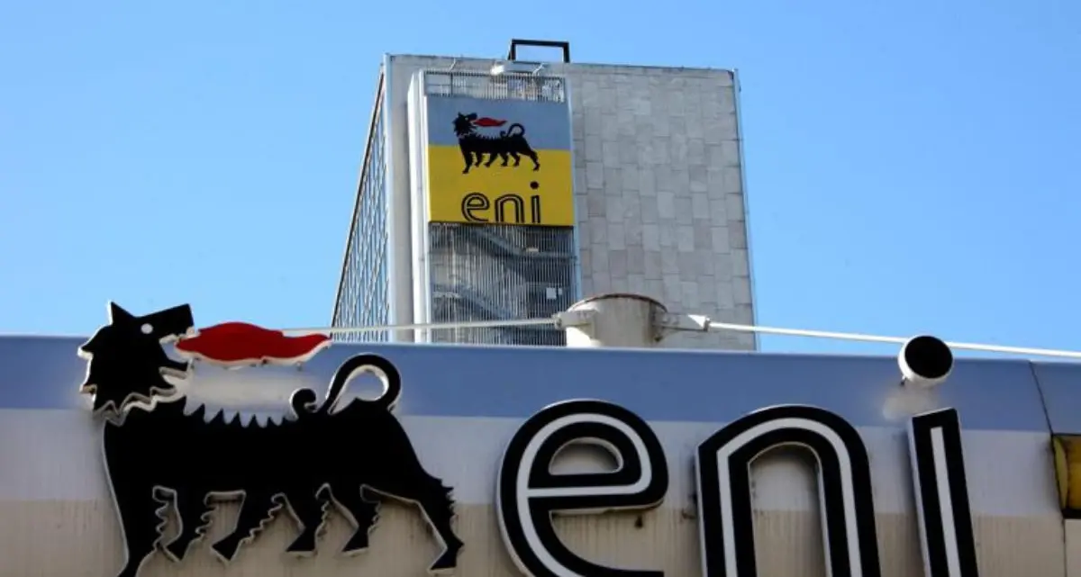 «È della ‘ndrangheta», bufera su Eni per il falso dossier su un imprenditore calabrese: il nuovo filone dell’inchiesta sugli hacker\n