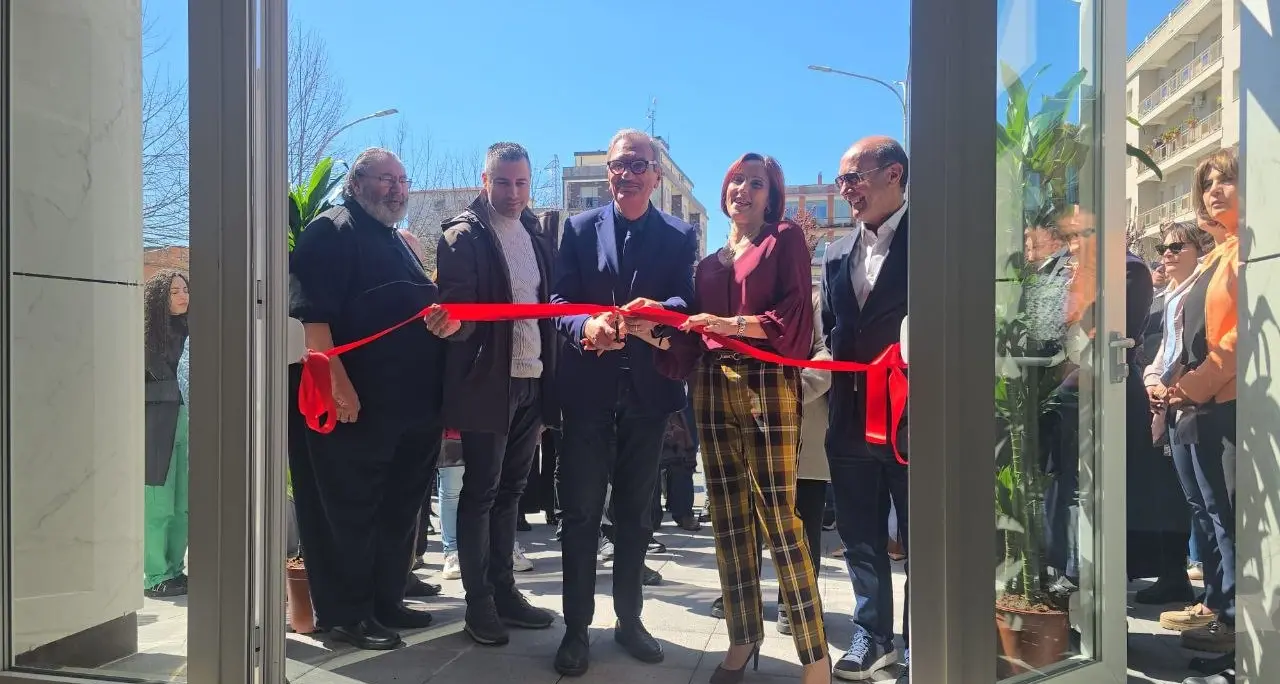 Inaugurato a Vibo il Centro per le famiglie: «Punto di riferimento per i bisogni e le necessità di tutti»\n