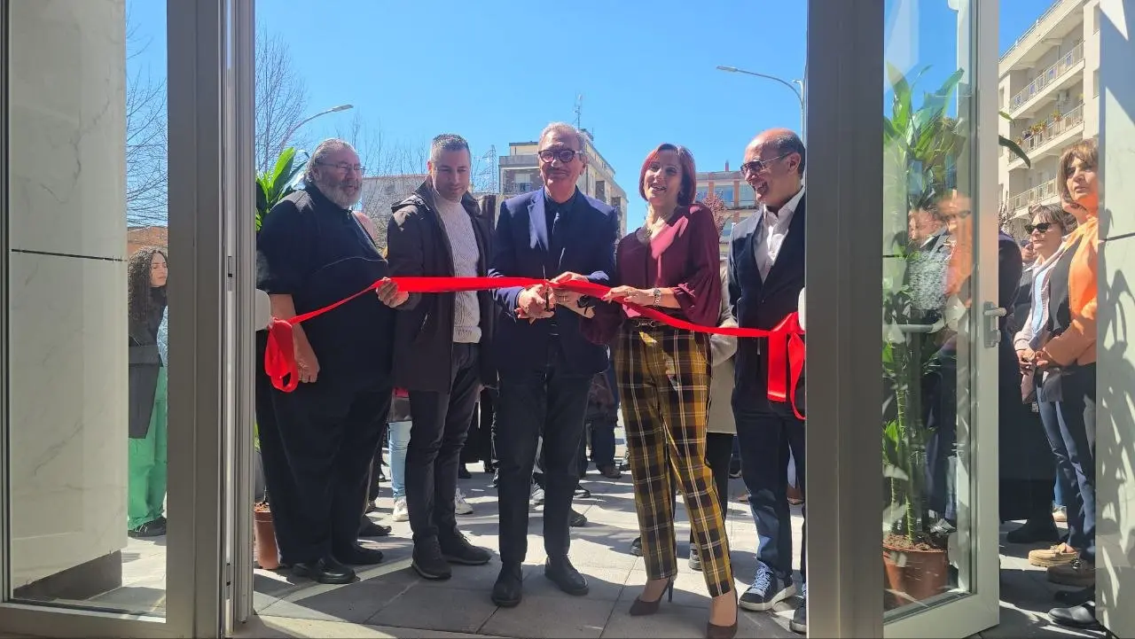 Inaugurato a Vibo il Centro per le famiglie: «Punto di riferimento per i bisogni e le necessità di tutti»\n