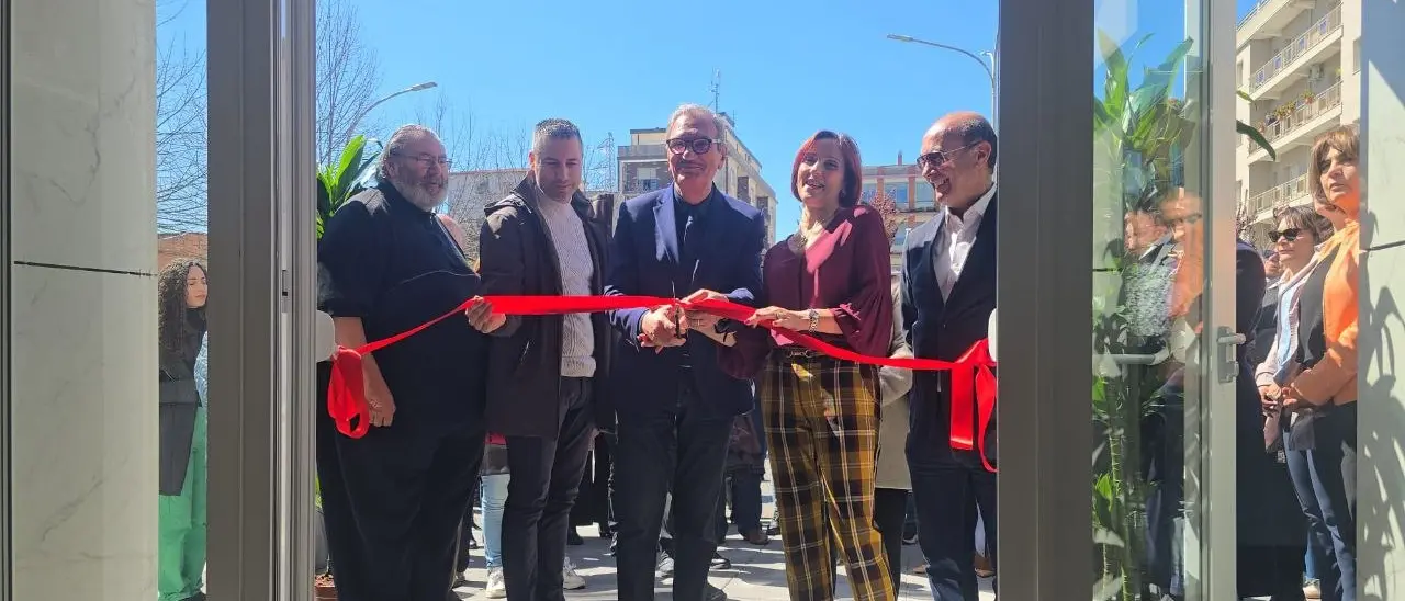 Inaugurato a Vibo il Centro per le famiglie: «Punto di riferimento per i bisogni e le necessità di tutti»\n