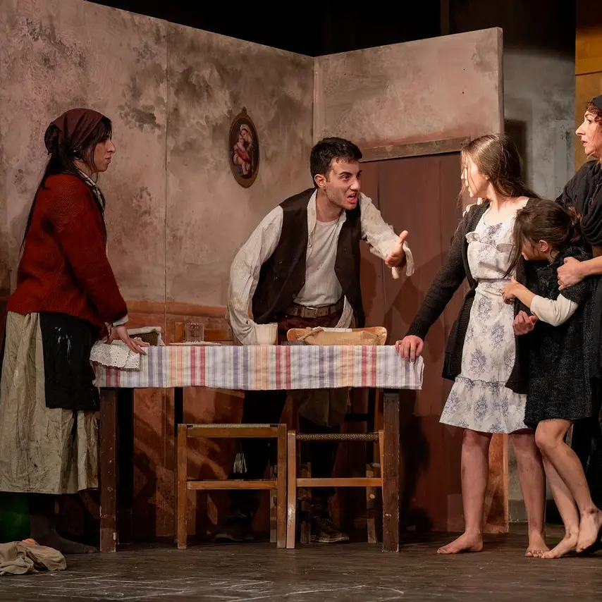 Tibi e Tascia: portata in scena la Calabria di Strati. Nei dialoghi dei piccoli attori la forte critica agli adulti