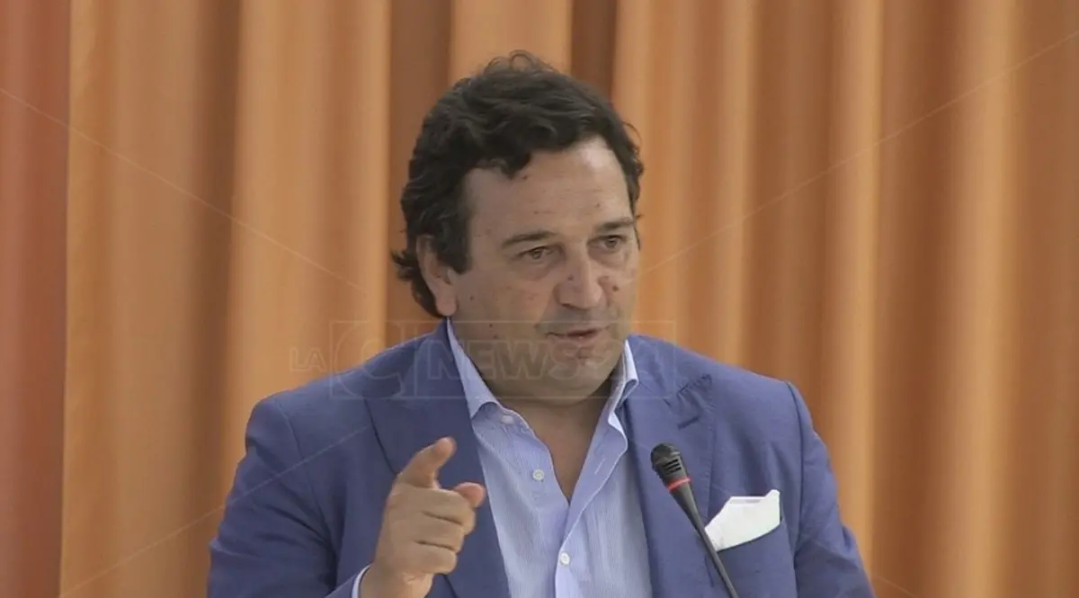 Nomine politiche al Museo di Reggio, Orsomarso a Stumpo: «Quando Oliverio ha nominato sua sorella non ha detto nulla»\n