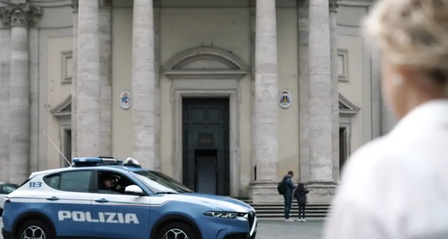 Polizia, 174 anni di storia in piazza a Roma: la cerimonia nazionale celebra chi ha dato la vita per lo Stato\n