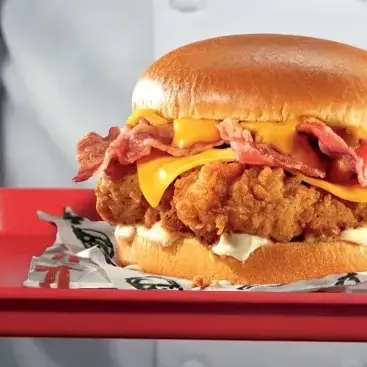 Due studenti dell’alberghiero di Tropea in finale al contest nazionale di Kfc con la “merenda” di un tempo\n