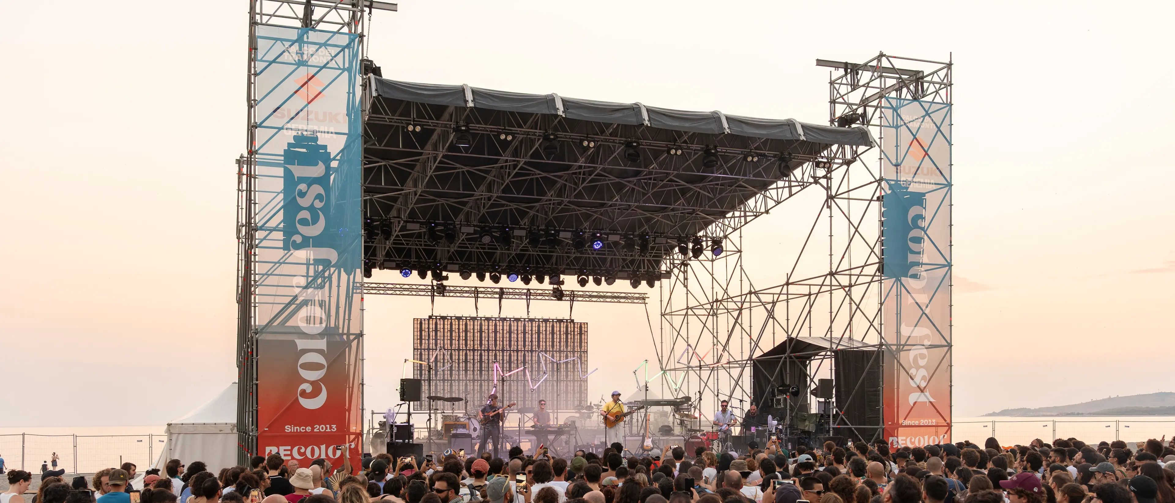 Color Fest torna a Lamezia Terme: Cosmo all'alba, Dimartino e Sebastien Tellier per un’edizione da non perdere\n